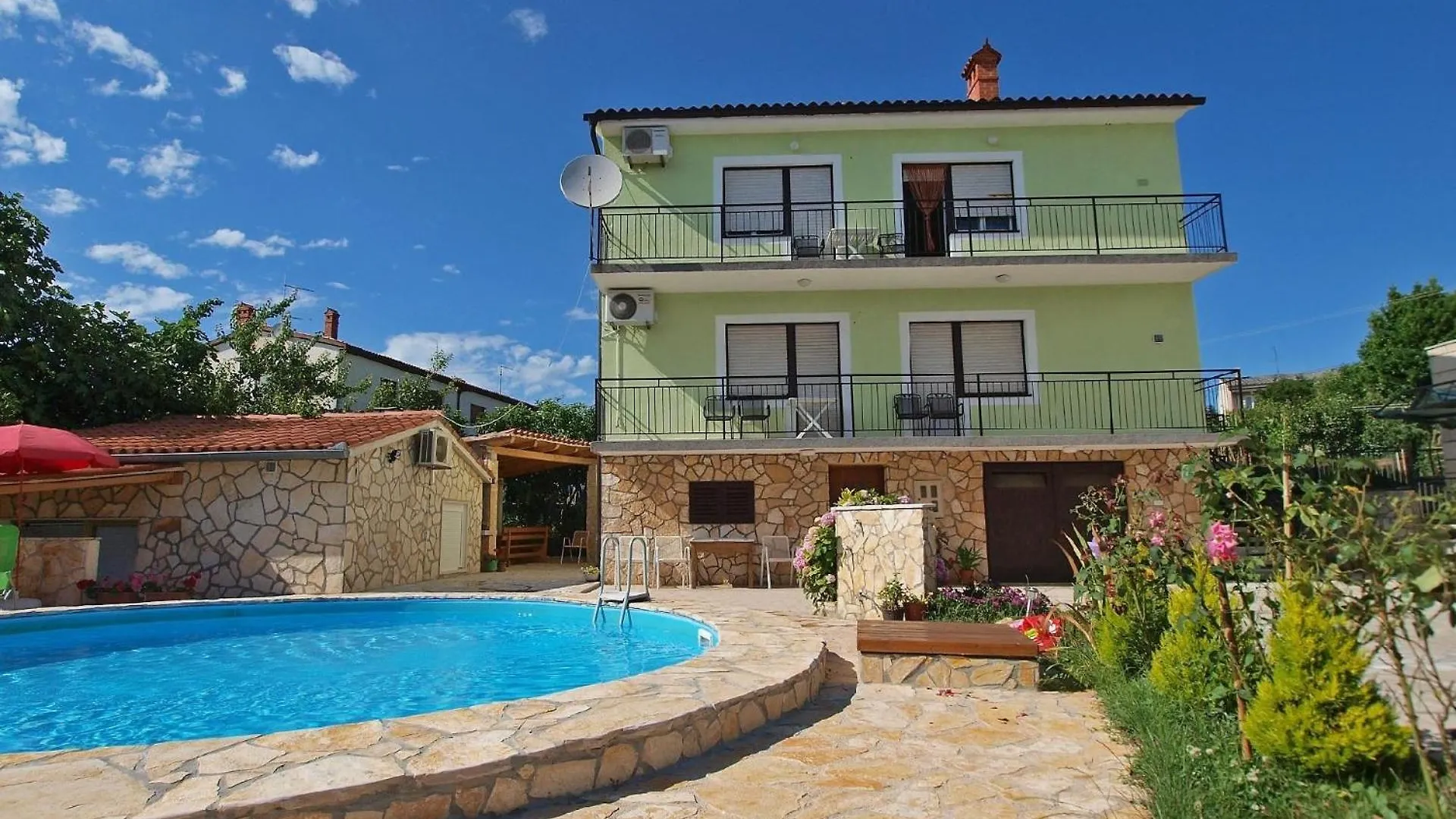 Apartment Ferienwohnung Fuer 7 Personen Ca 90 Qm In Pula, Istrien Istrische Riviera